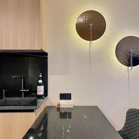 Location Lift Front דירה ברויל-קרוויניה