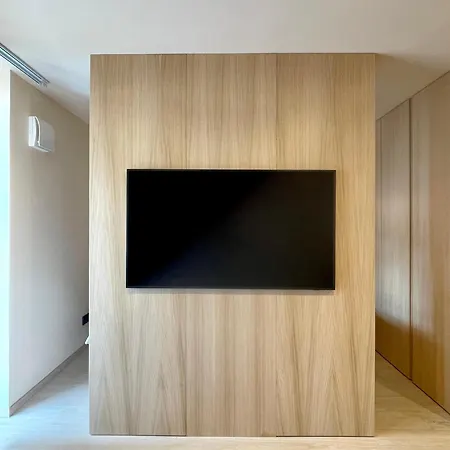 Location Lift Front