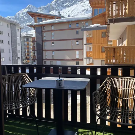 Location Lift Front Apartament