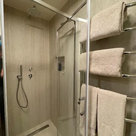 Location Lift Front