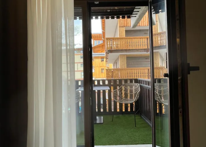 Location Lift Front ברויל-קרוויניה