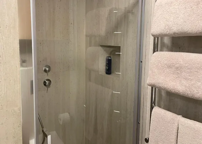 Location Lift Front דירה ברויל-קרוויניה